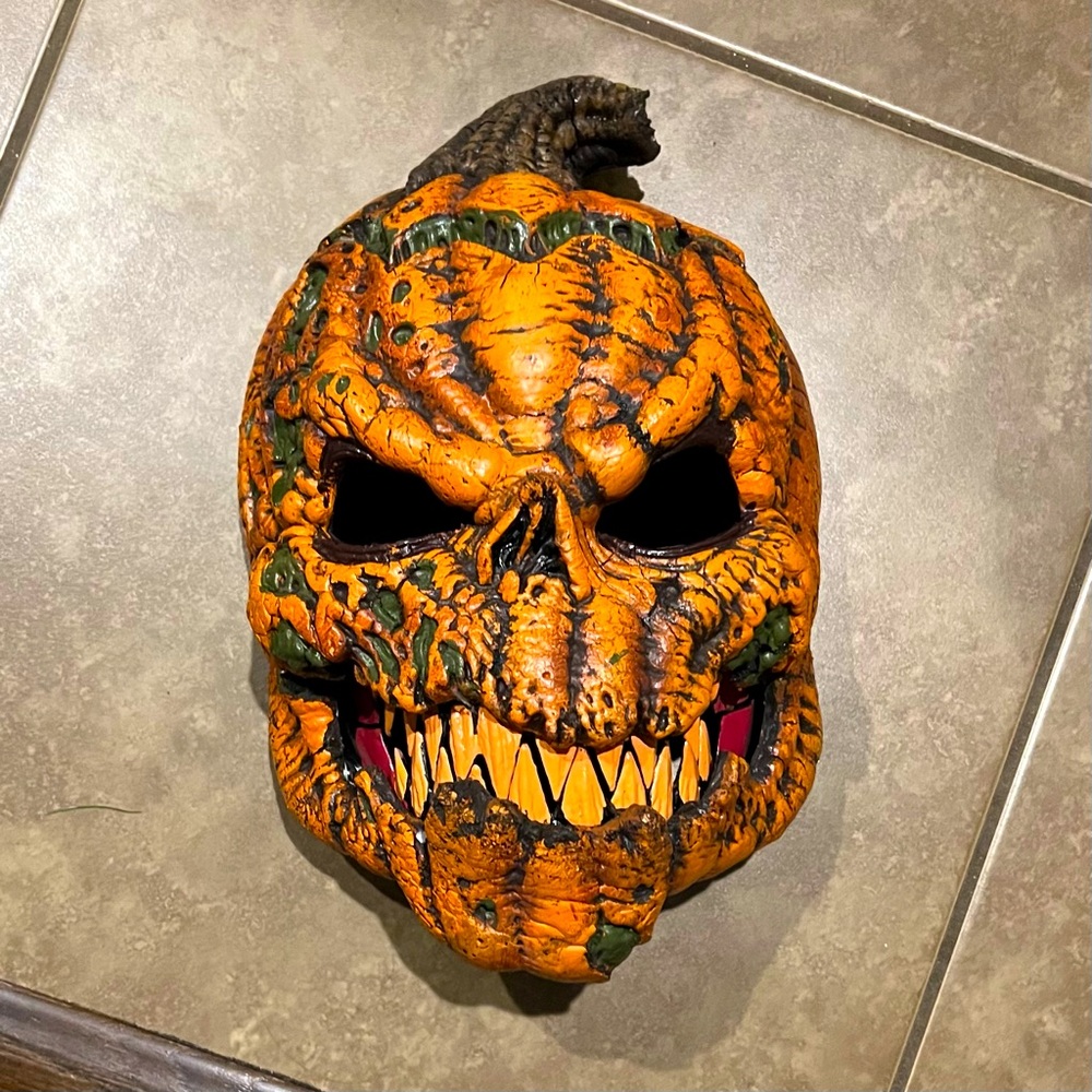 Halloween “Dark Harvest” Jack-O-Lantern Mask Pumpkin Head: Jaw Moves!